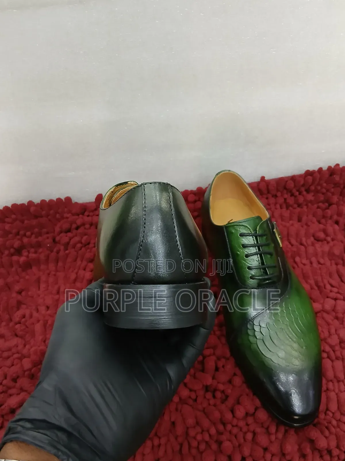 Sleek Green Versace Leather Lace-Up Formal Shoes