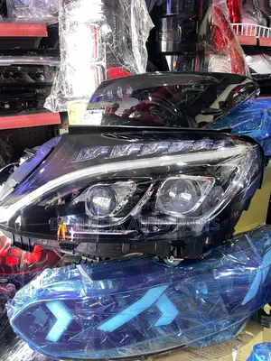 Mercedes Benz C300 Head Light