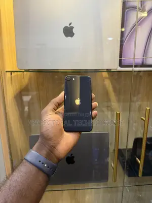 New Apple iPhone SE (2020) 64 GB Black