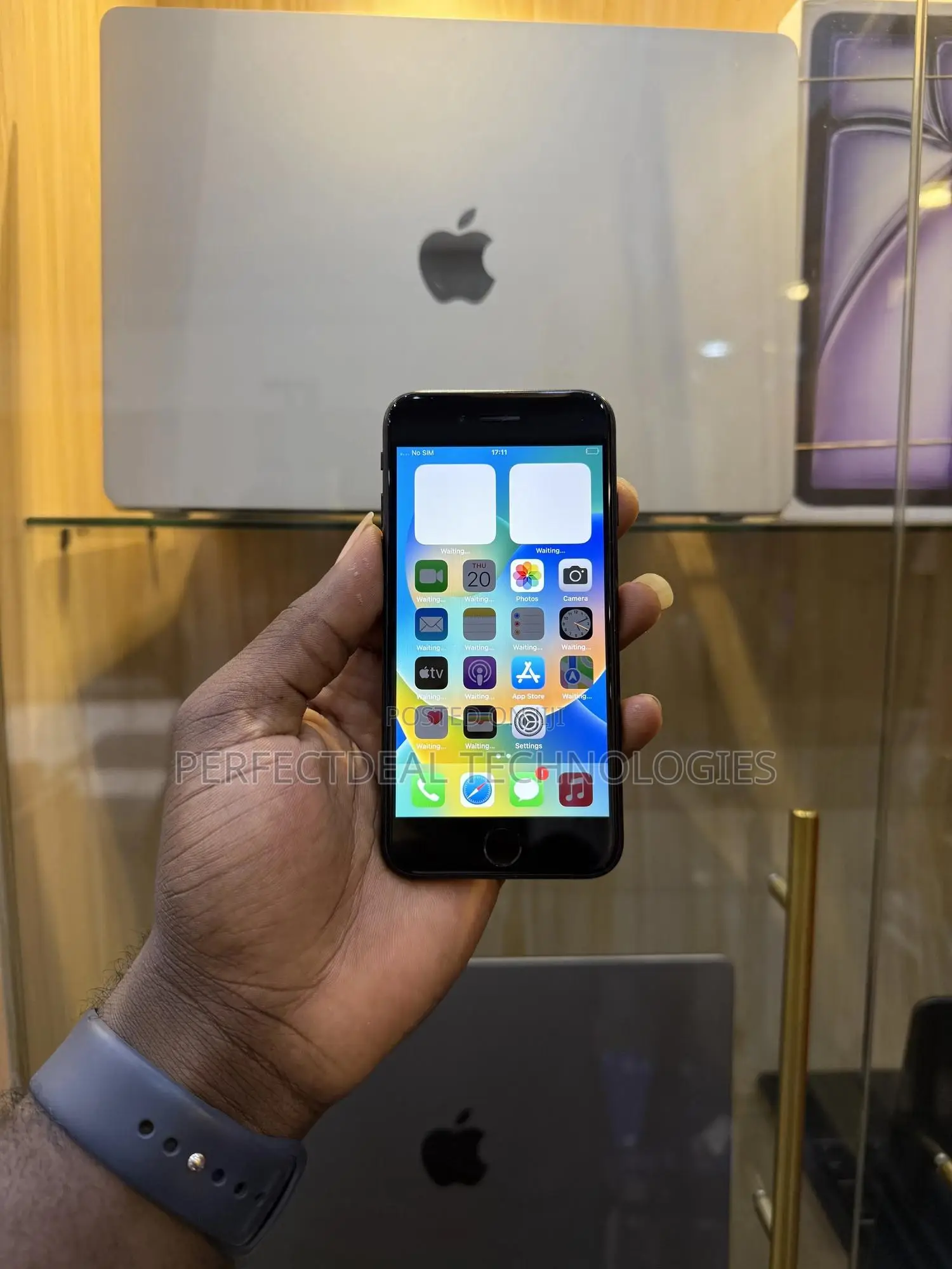 New Apple iPhone SE (2020) 64 GB Black