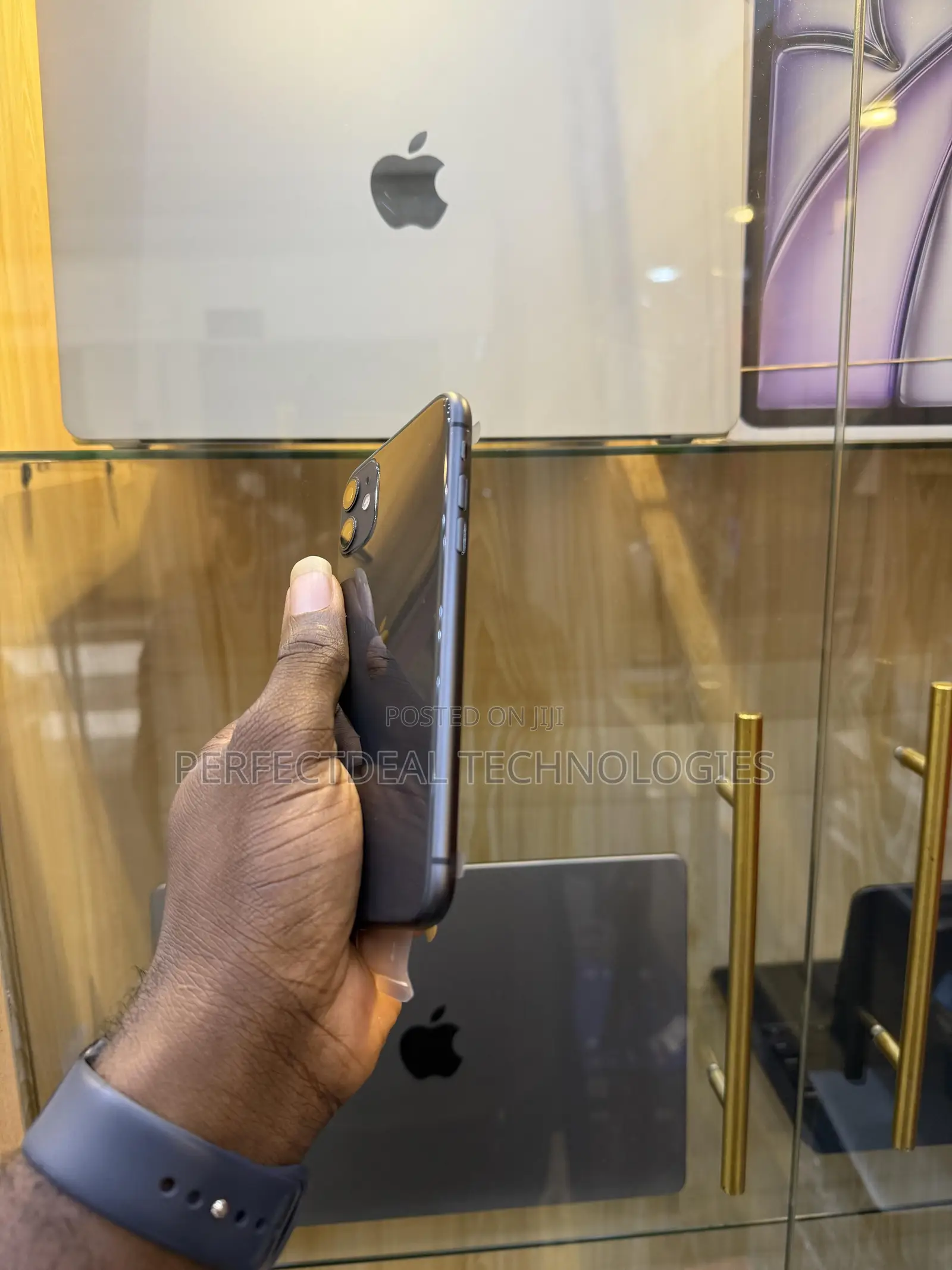 New Apple iPhone 11 64 GB Black