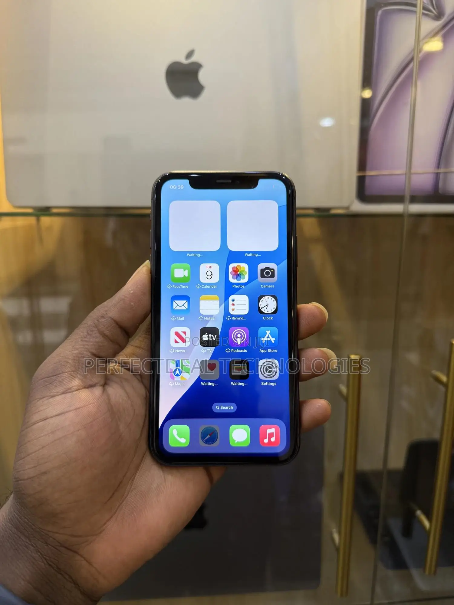 New Apple iPhone 11 64 GB Black