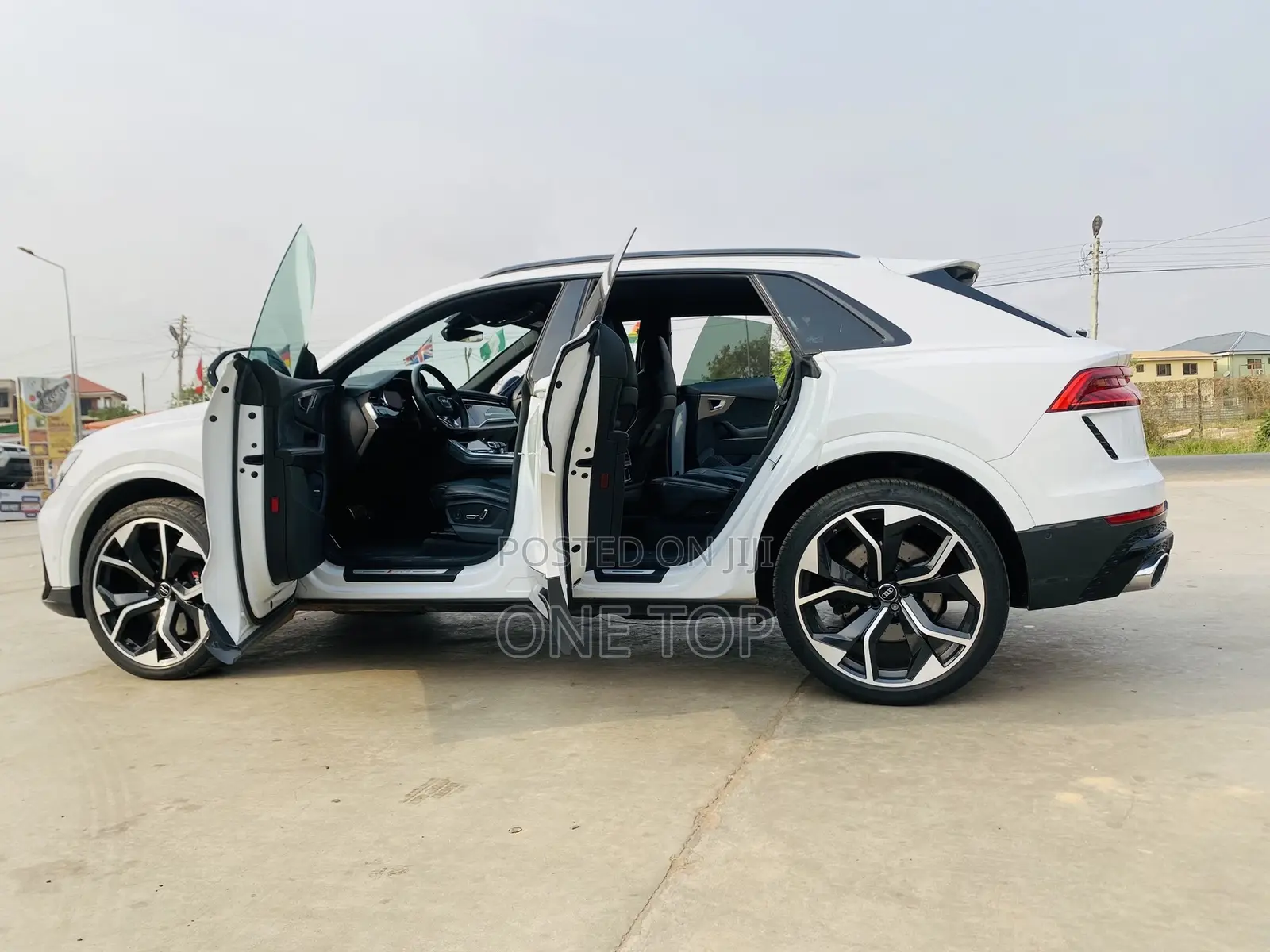Audi RS Q8 2023 White