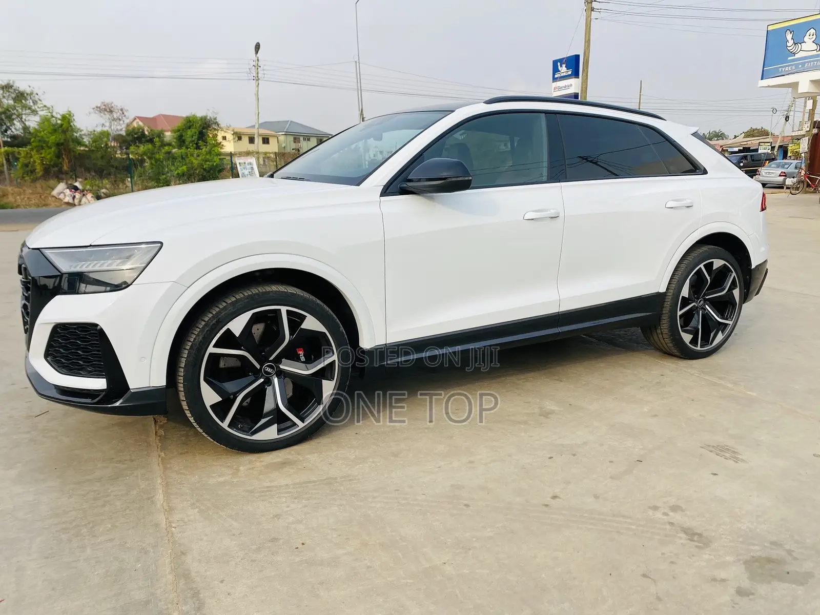 Audi RS Q8 2023 White