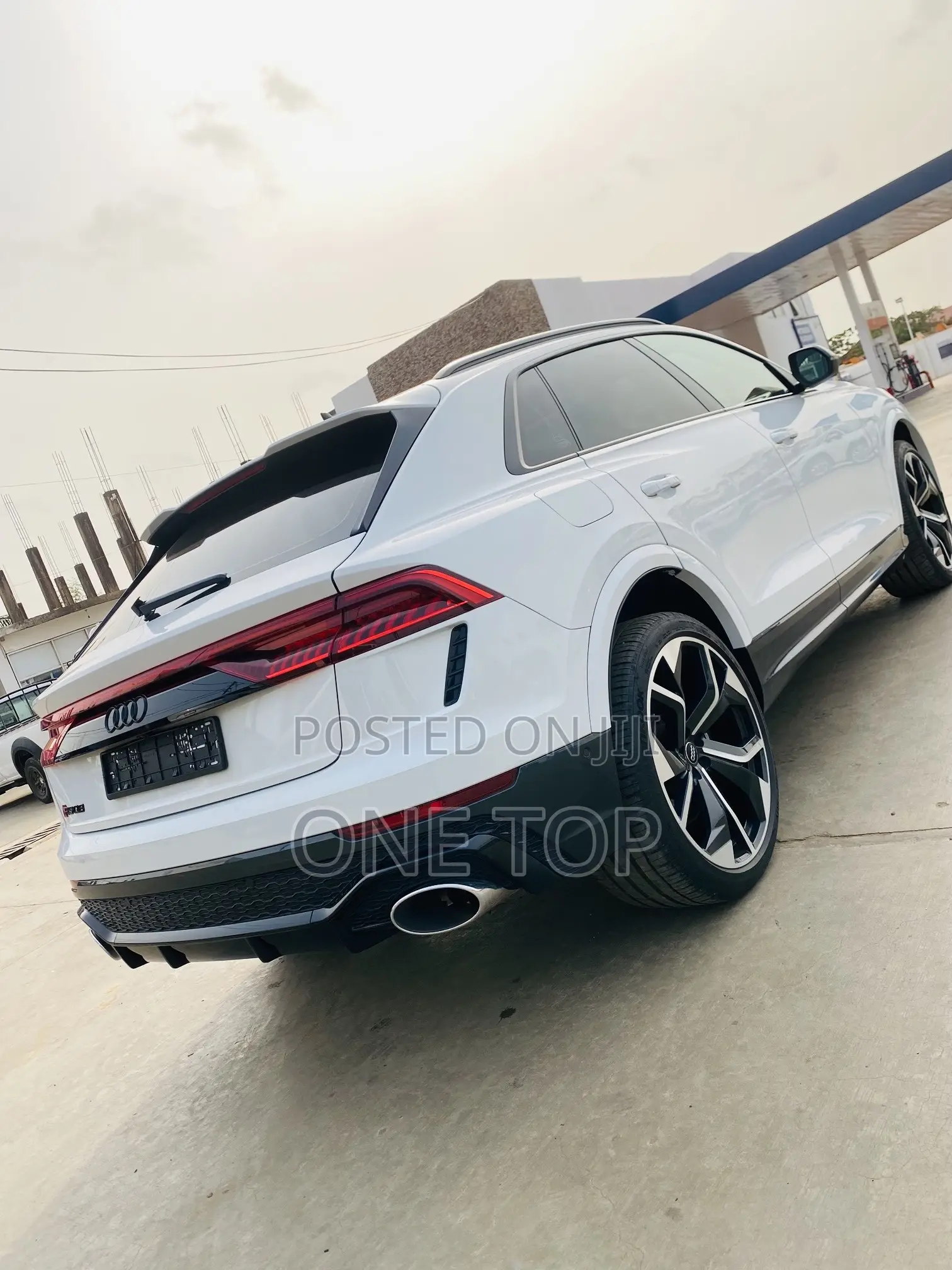 Audi RS Q8 2023 White