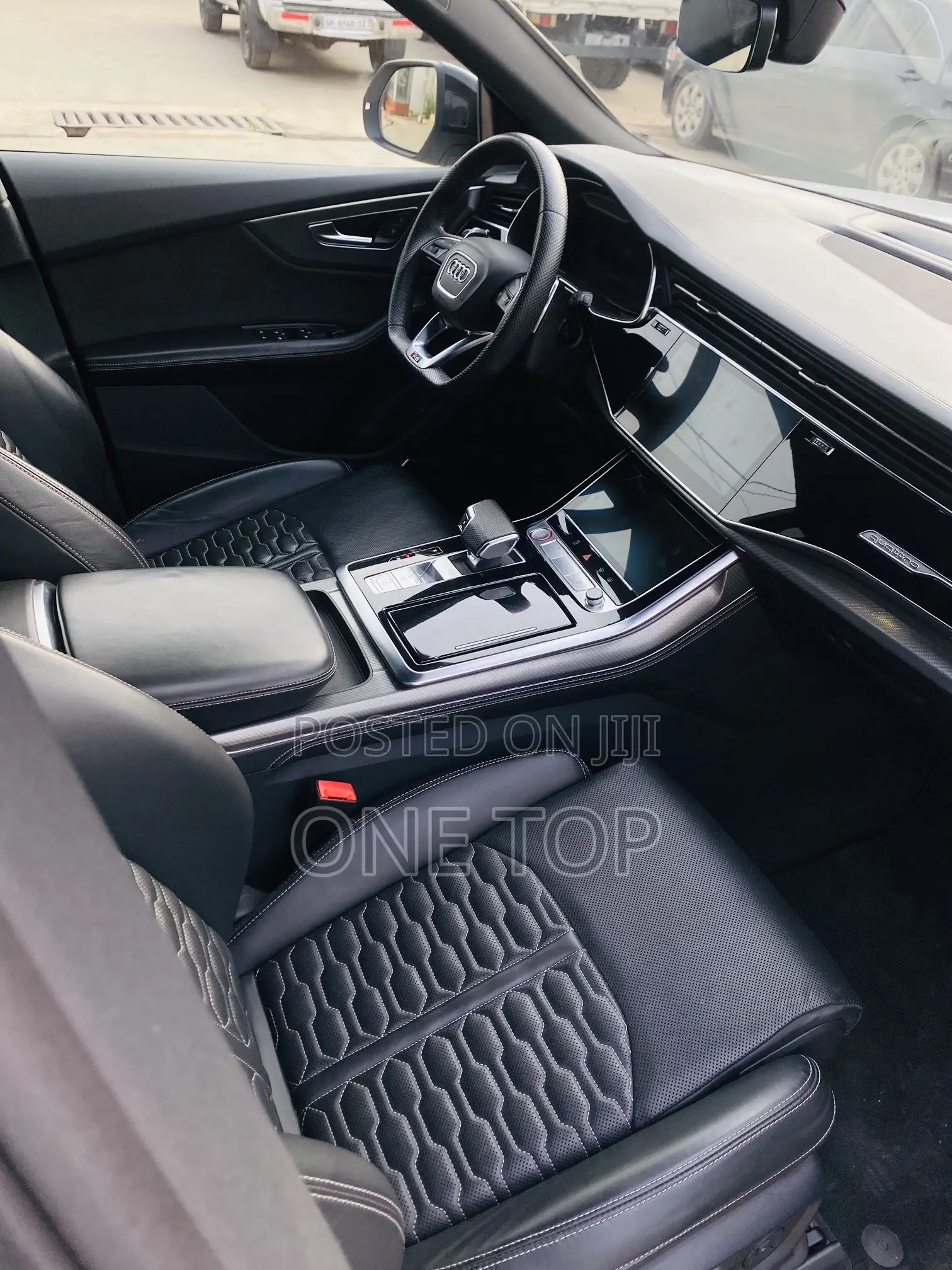 Audi RS Q8 2023 White