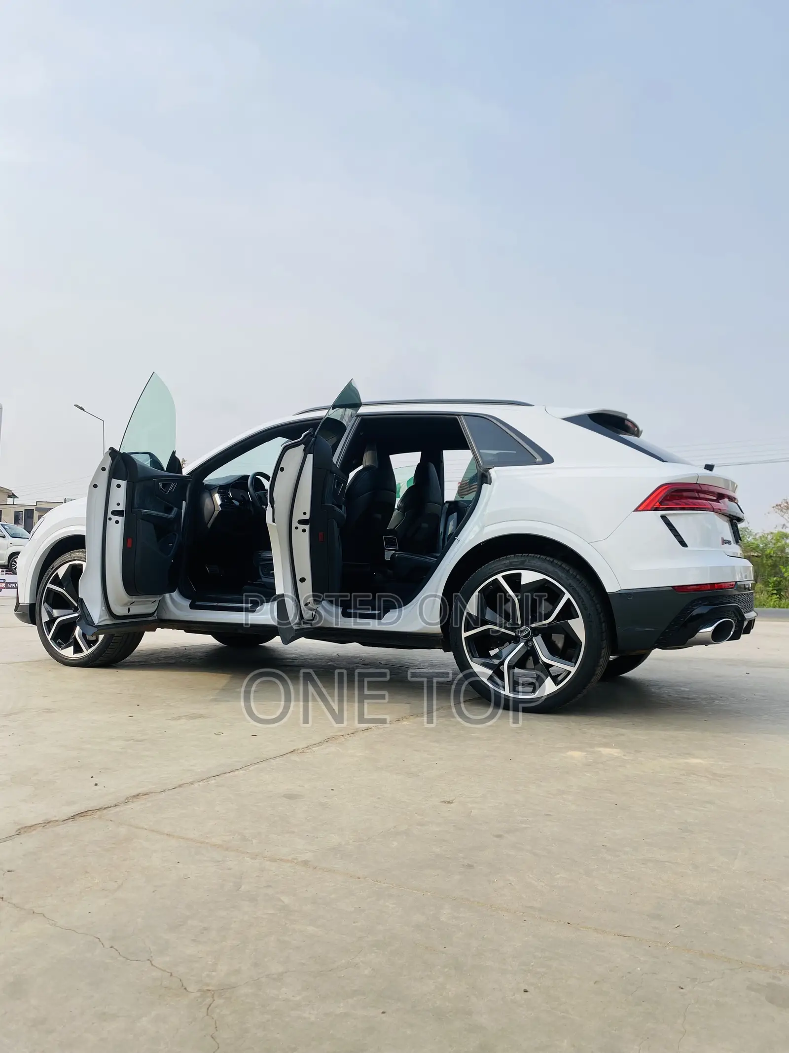 Audi RS Q8 2023 White