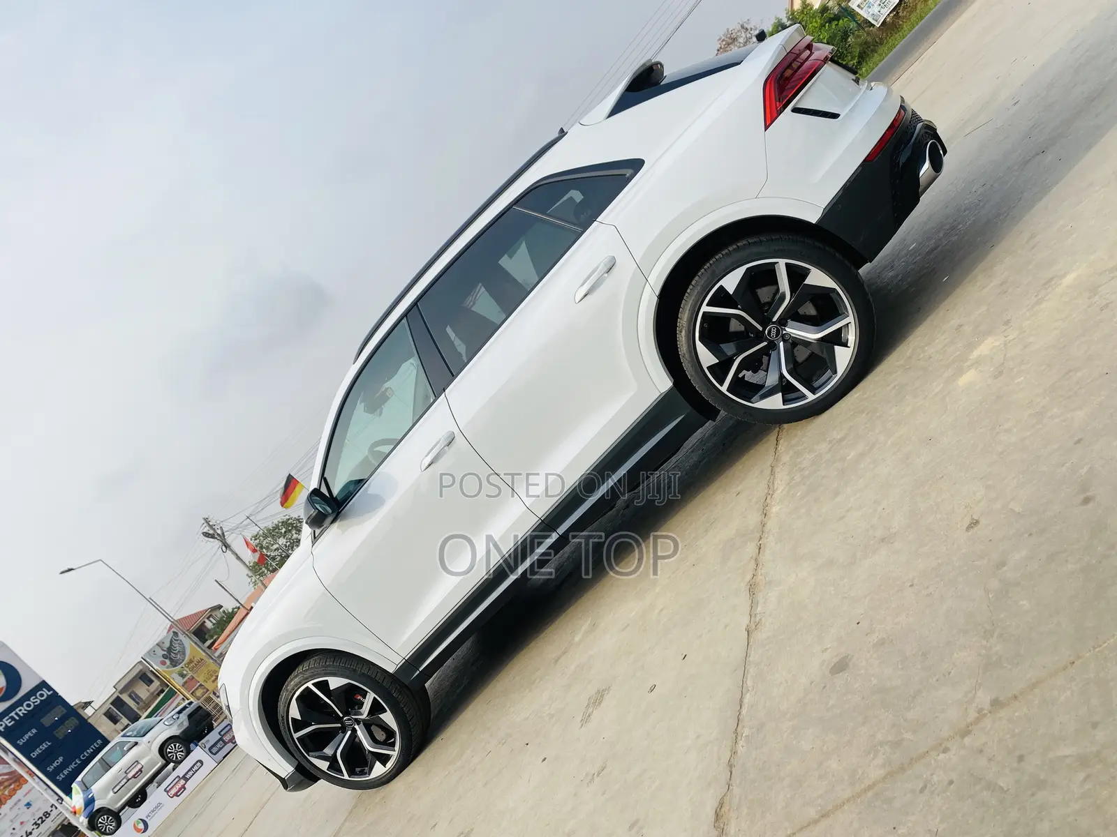 Audi RS Q8 2023 White