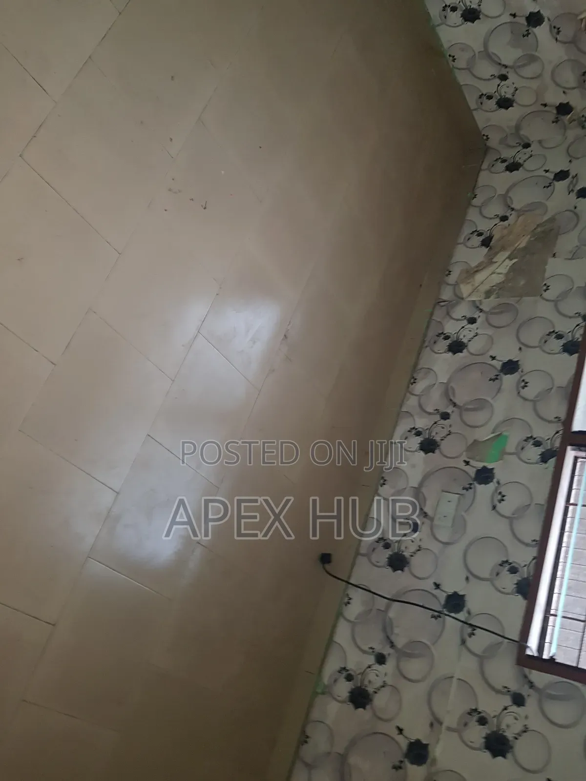 A Neat Gated Chamber Hall Selcon Cool Price