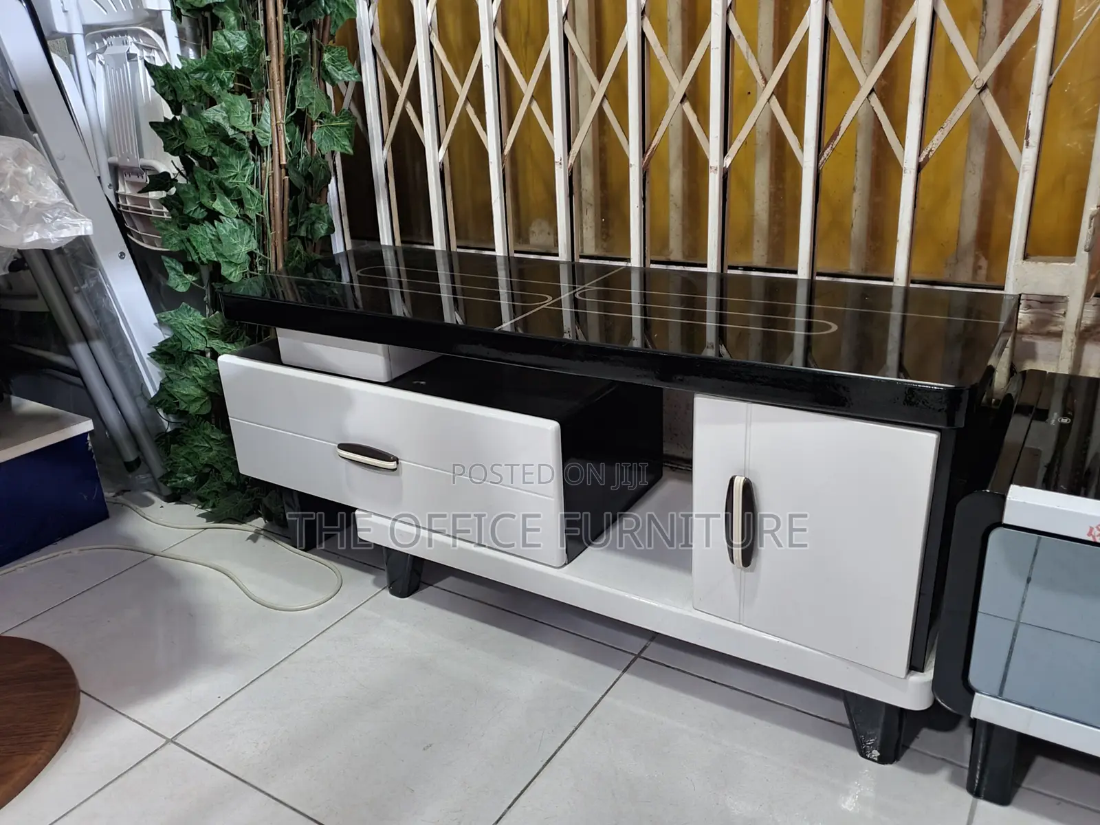 50'' Midea Cabinet