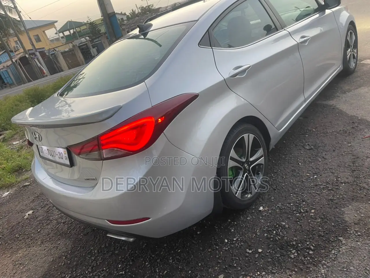 Hyundai Elantra Limited 4dr Sedan (1.8L 4cyl 6A) 2015 Silver