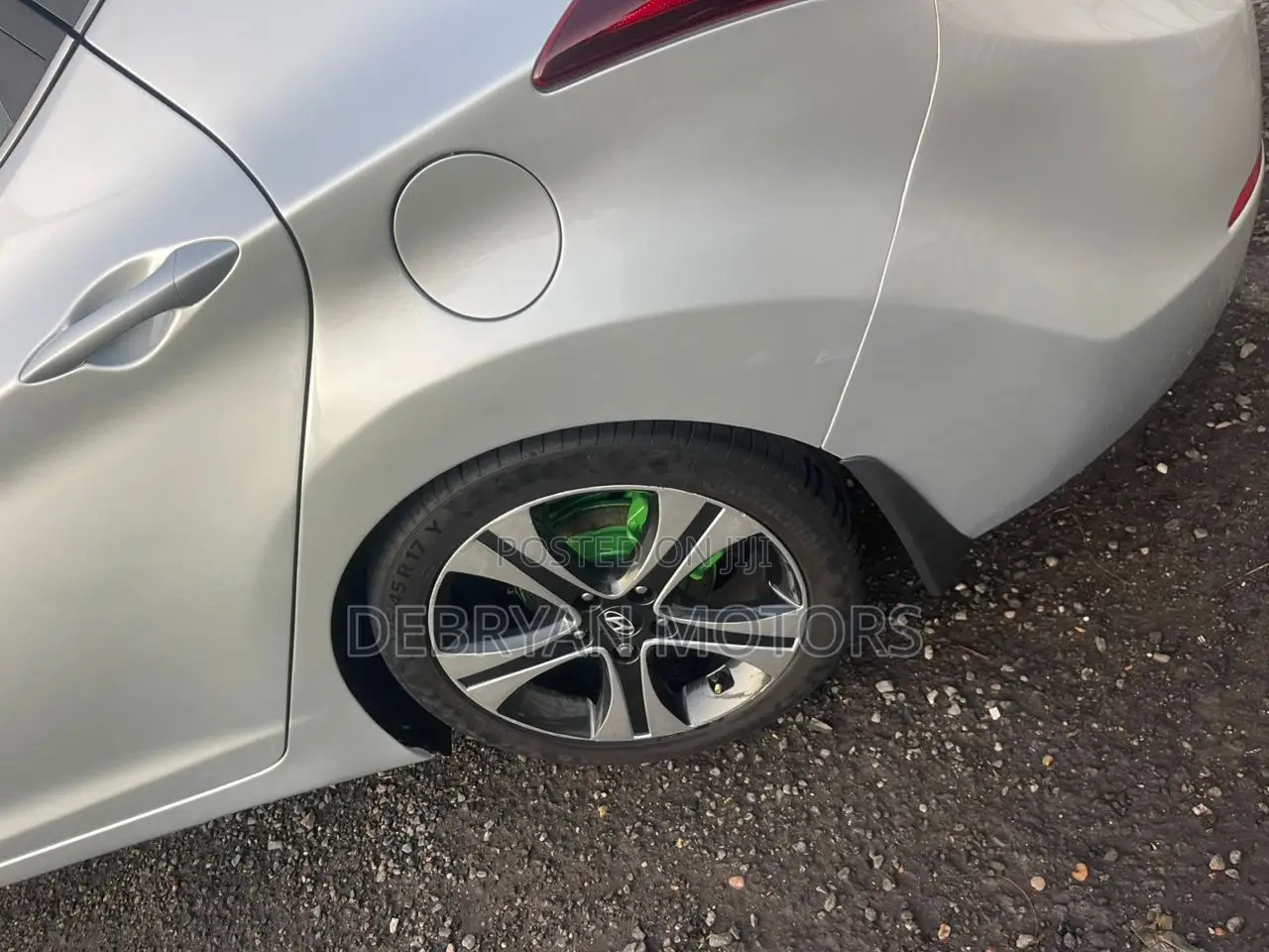 Hyundai Elantra Limited 4dr Sedan (1.8L 4cyl 6A) 2015 Silver
