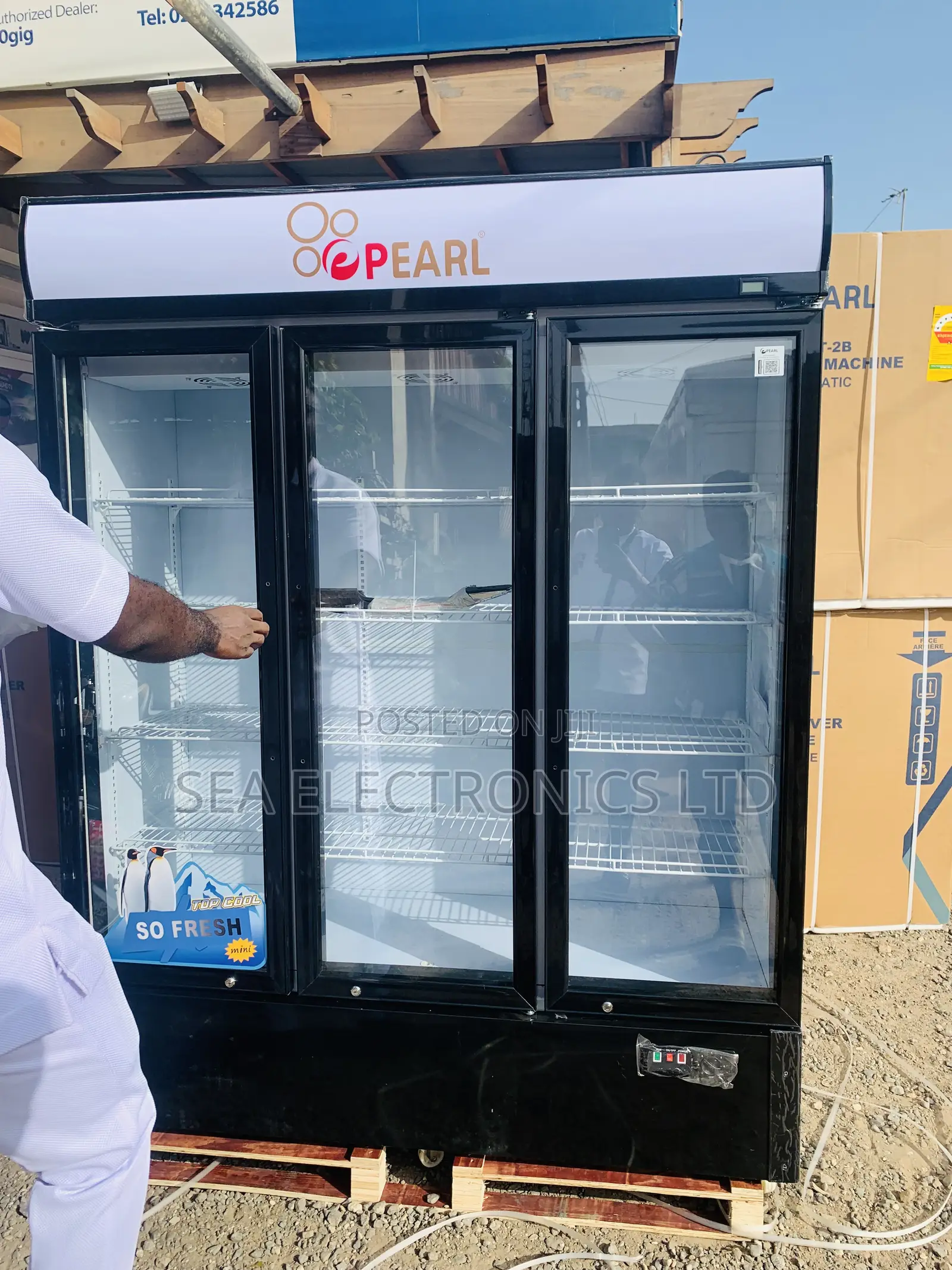 Supreme Quality 3 Doors Pearl Display Fridge