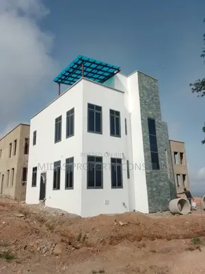 4bdrm House in Adonten, Aburi for sale