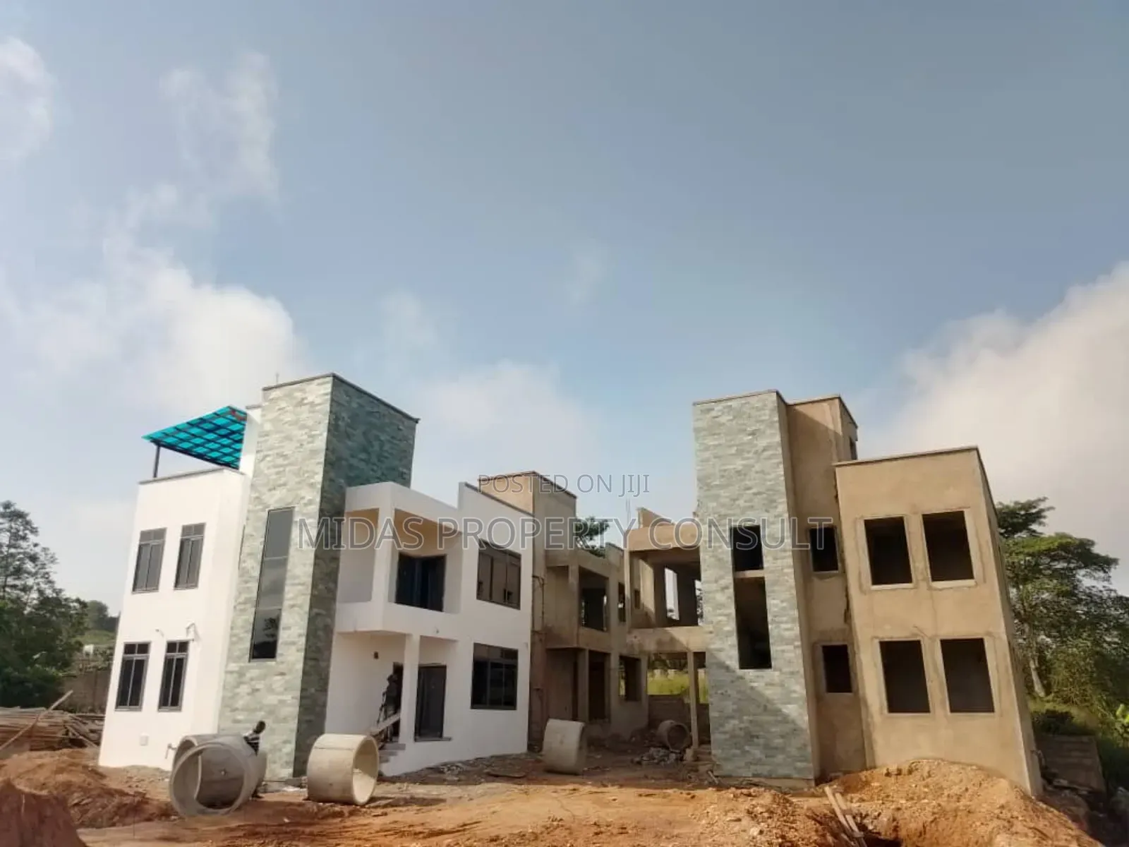 4bdrm House in Adonten, Aburi for sale