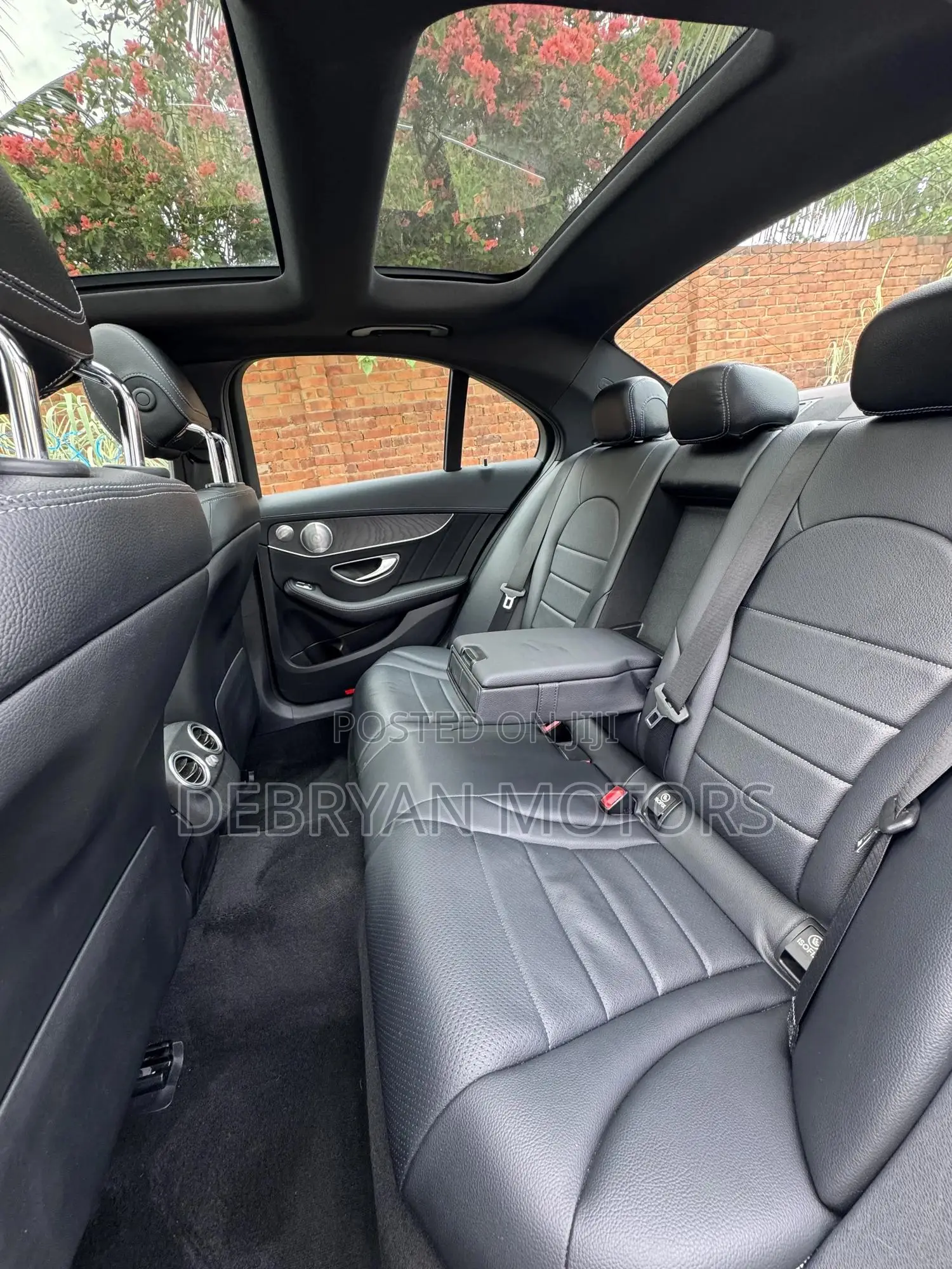Mercedes-Benz C300 Sport 4dr AWD 4Matic Sedan (2.0L 4cyl 7A) 2015 White