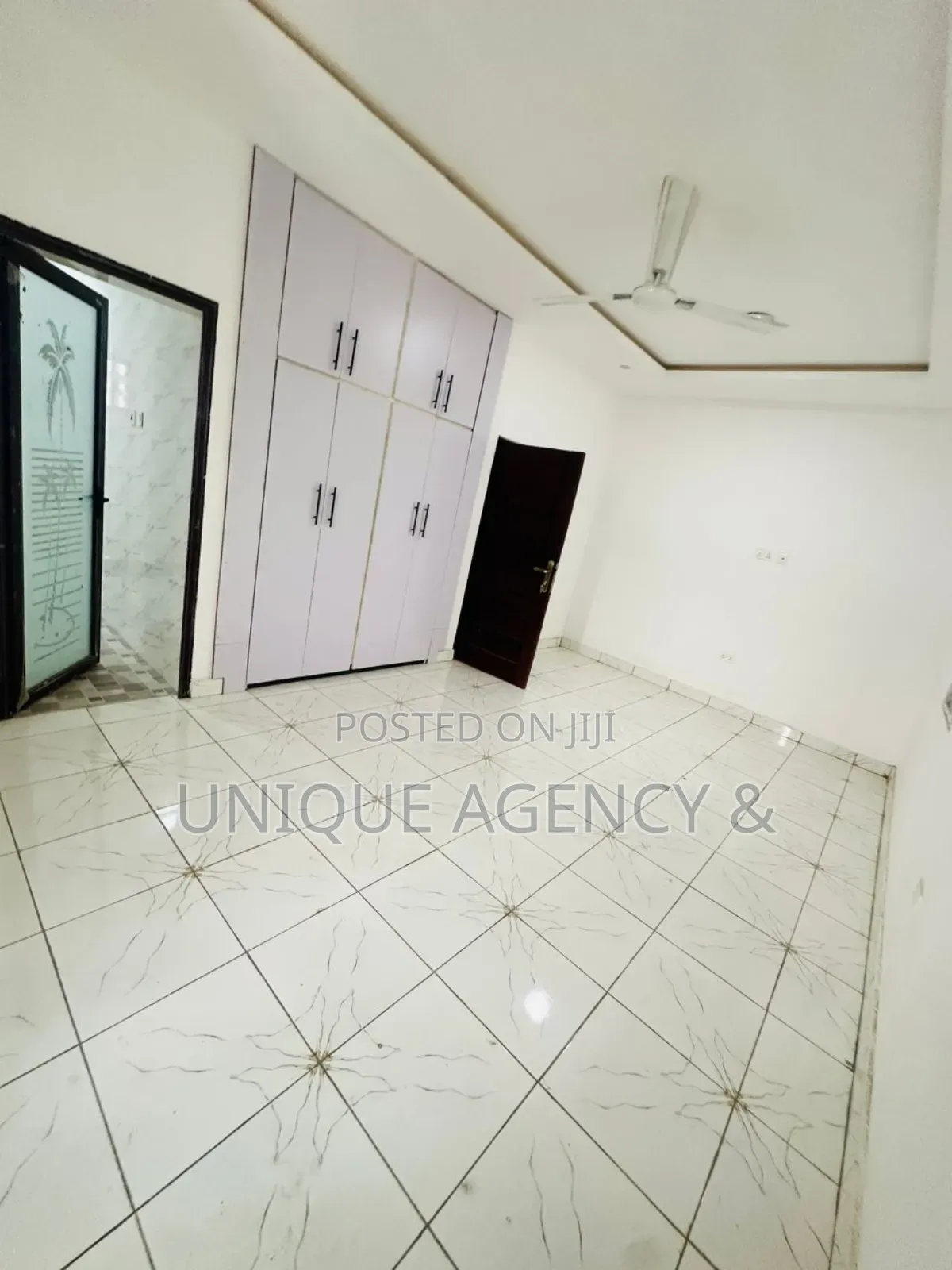 4bdrm Duplex in East Legon for sale
