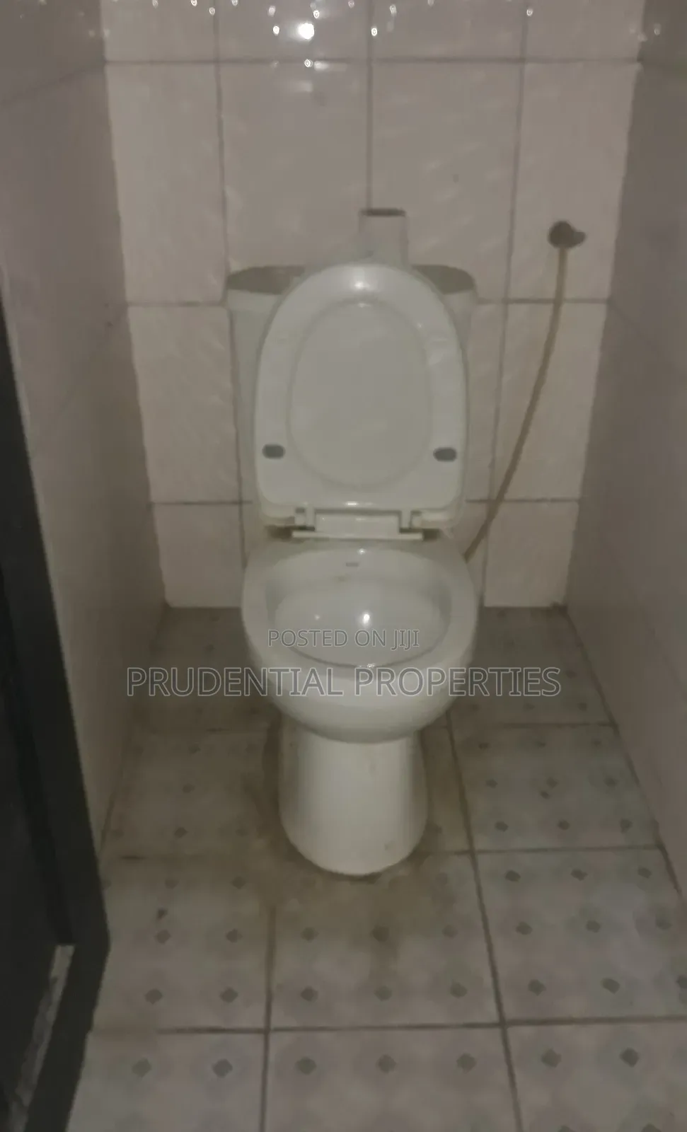 17bdrm Block of Flats in North Kaneshie for sale