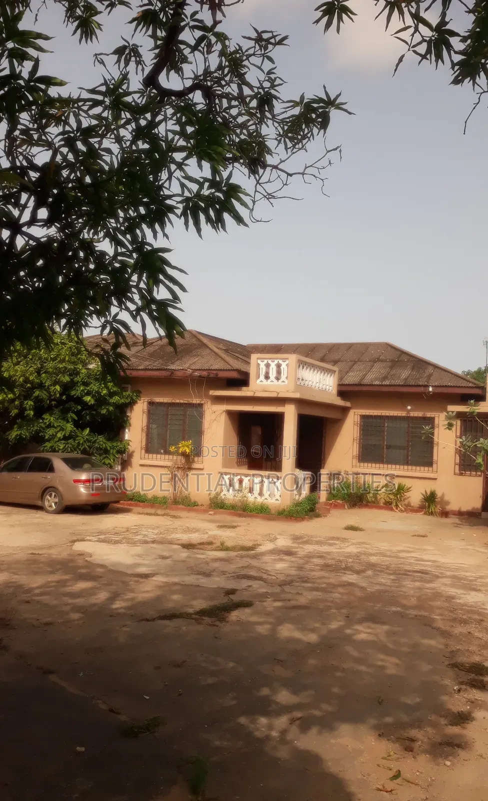 4bdrm House in Kokomlemle for sale