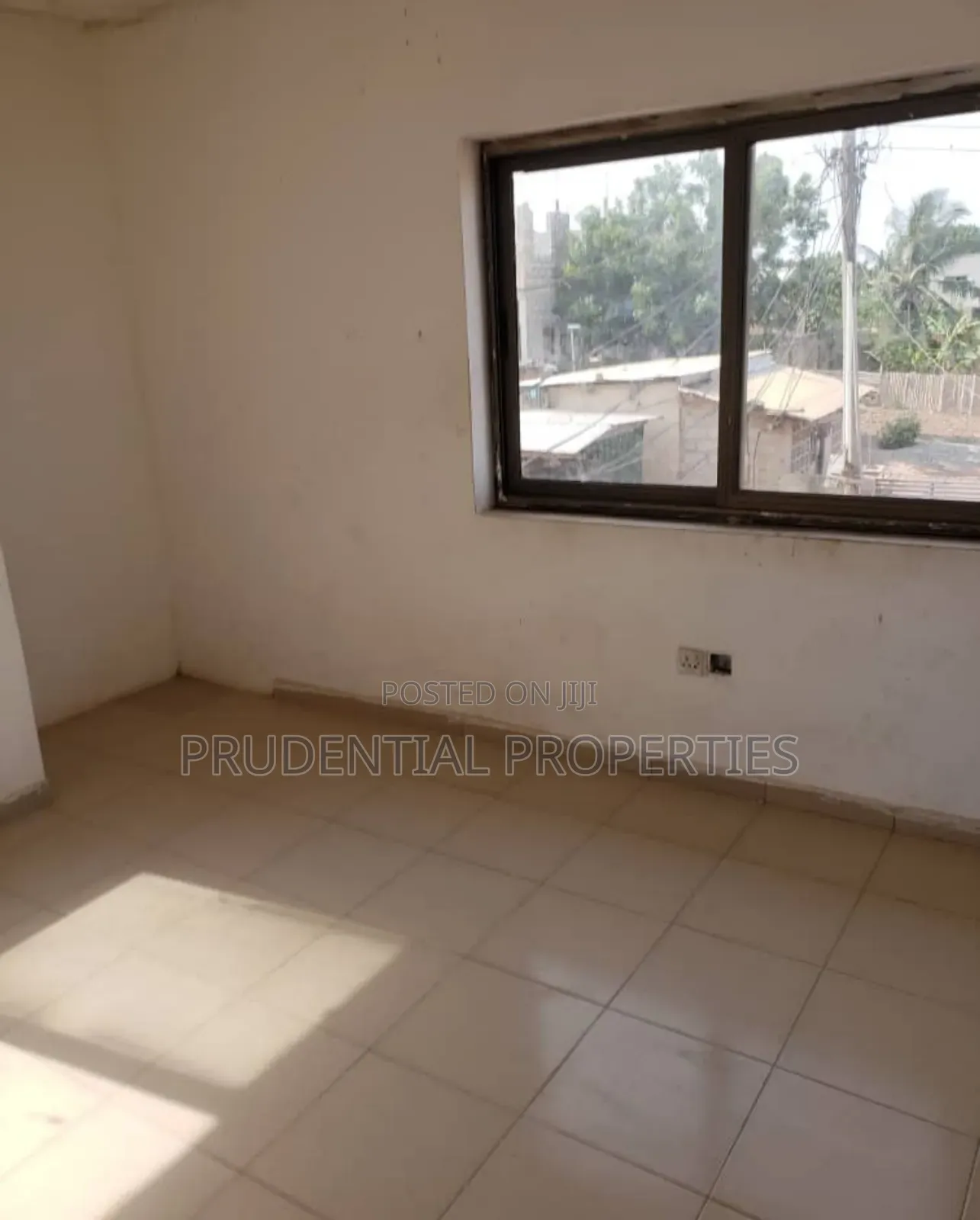4bdrm House in Kokomlemle for sale