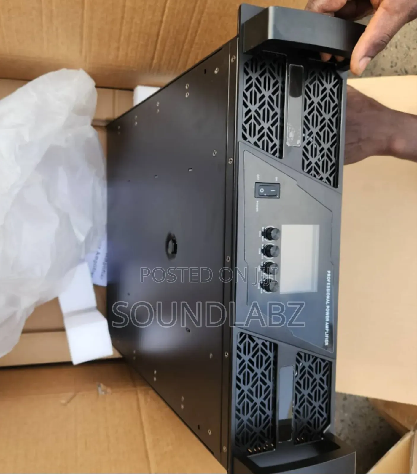 Ev/Yamaha 4channel Amplifier