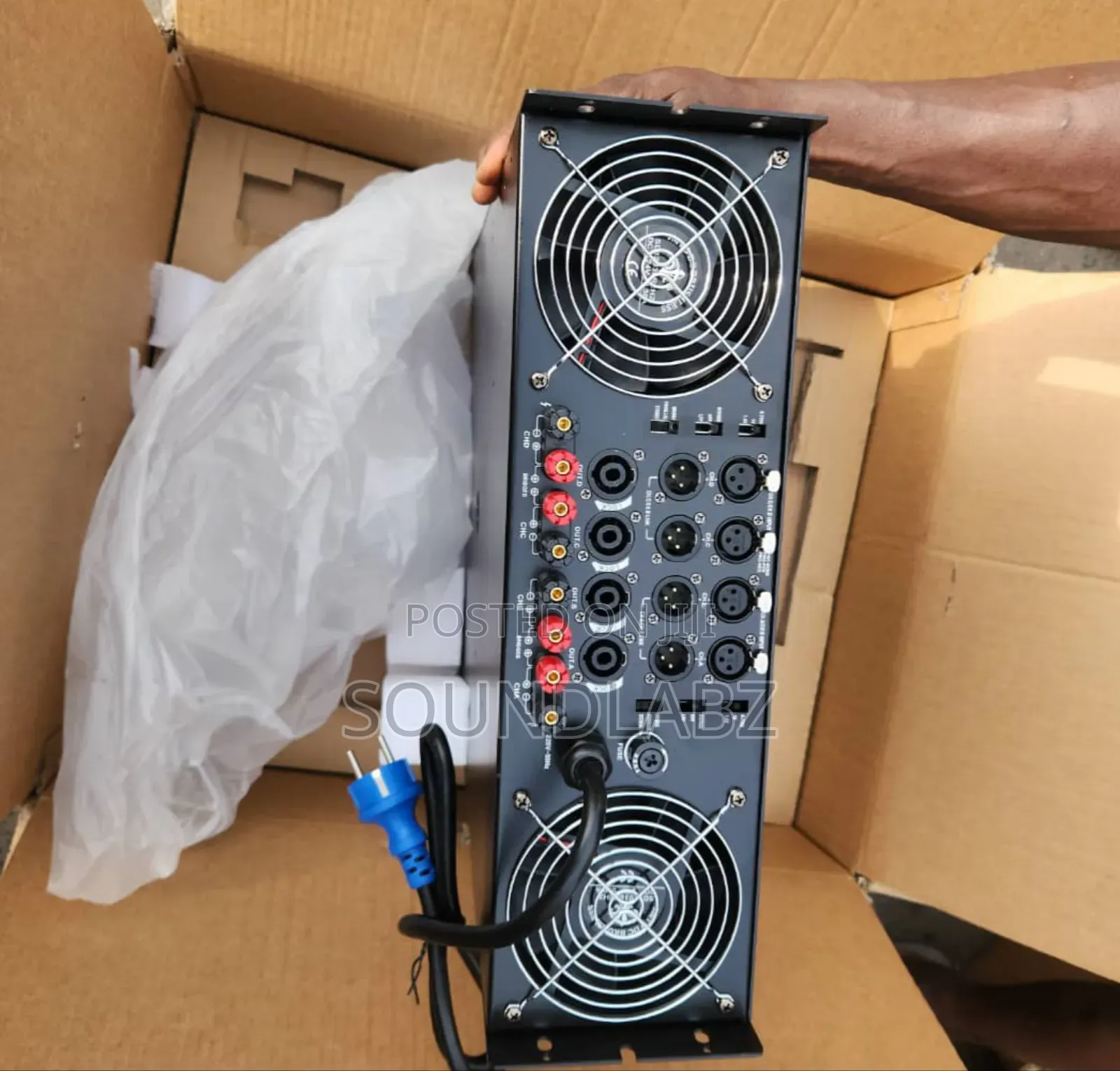 Ev/Yamaha 4channel Amplifier