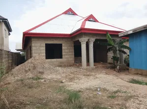 6bdrm House in 6 Bedrooms House For, Kumasi Metropolitan for sale