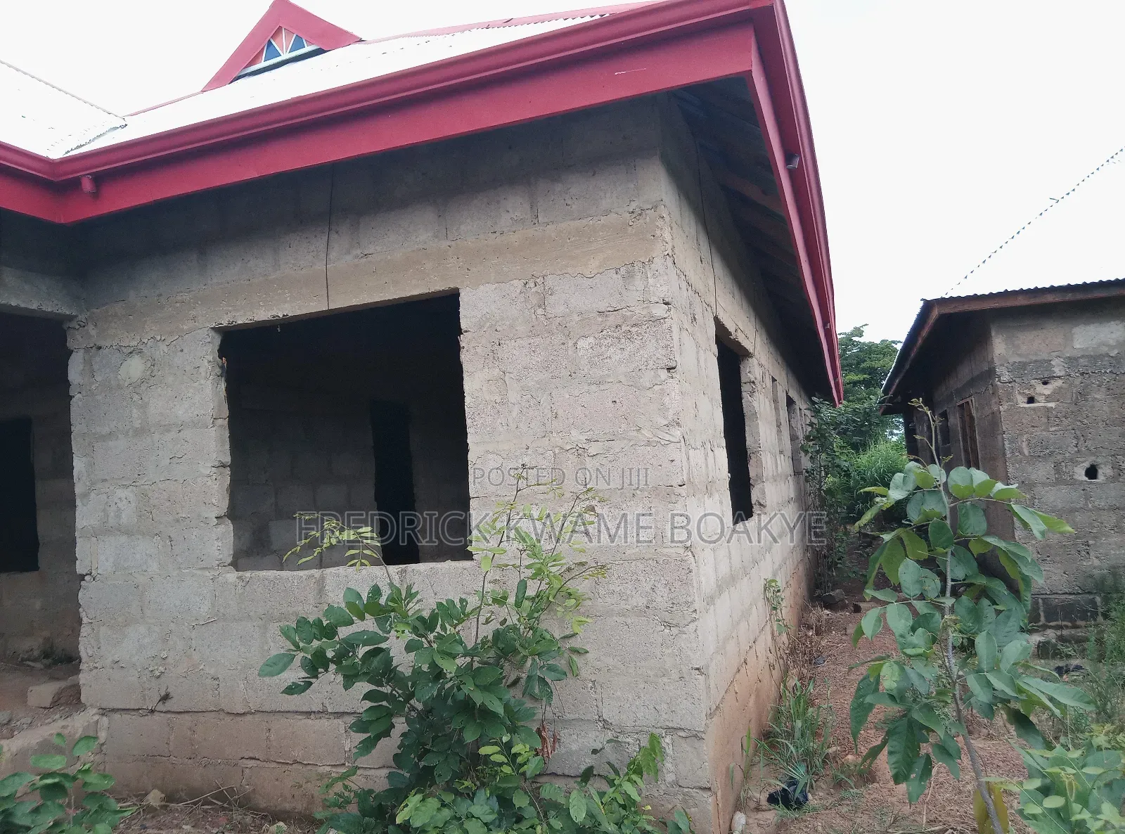 6bdrm House in 6 Bedrooms House For, Kumasi Metropolitan for sale