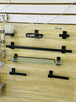 British Bathroom Accessories_ Black Bathroom Accessories