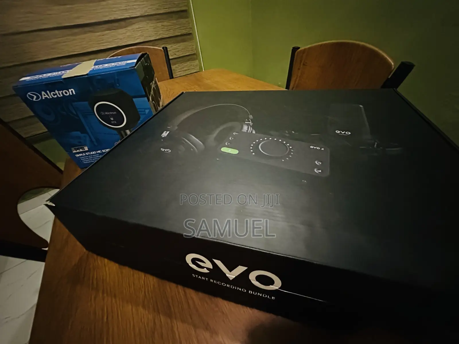 Audient Evo Recording Bundle + Pop Filter