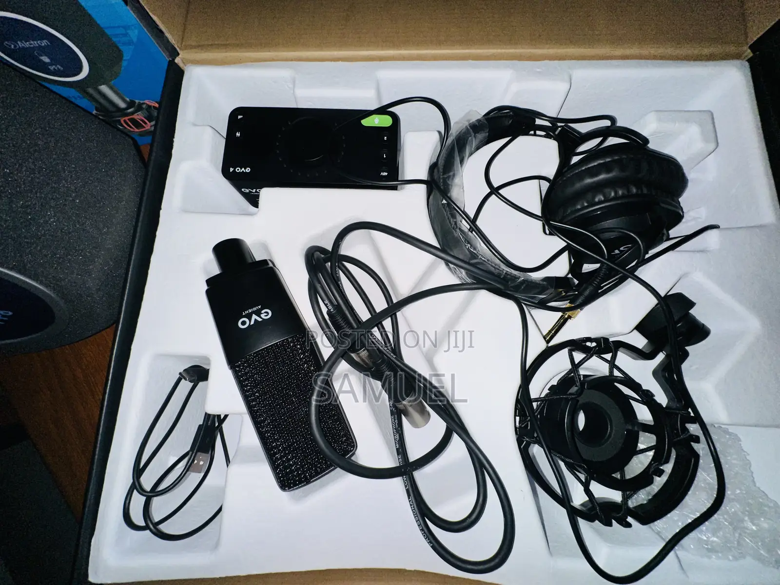 Audient Evo Recording Bundle + Pop Filter
