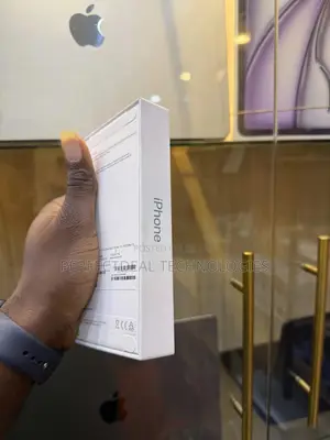 New Apple iPhone 16 128 GB White