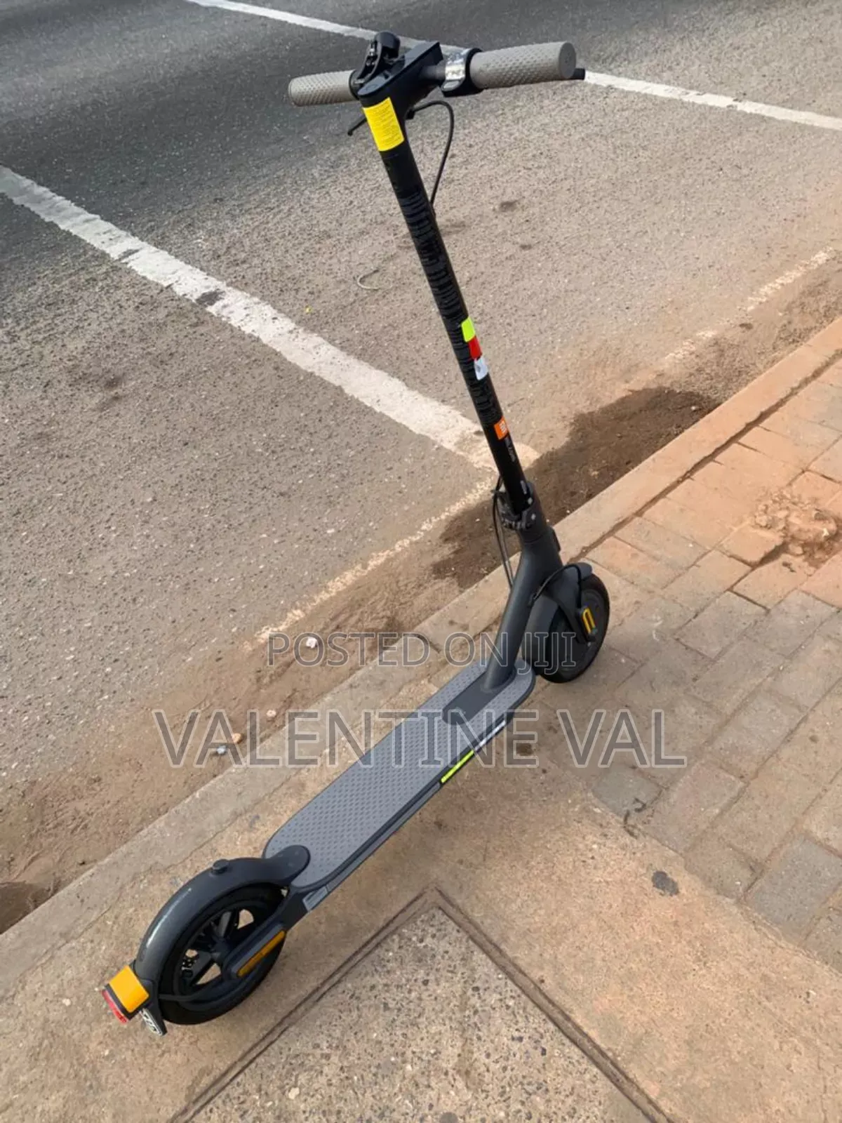Scooter With Long Lasting Battery