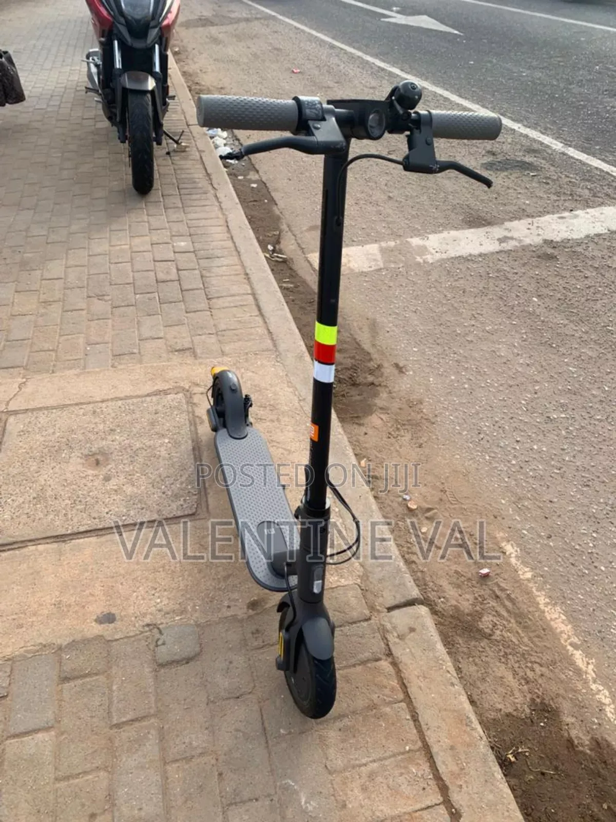 Scooter With Long Lasting Battery