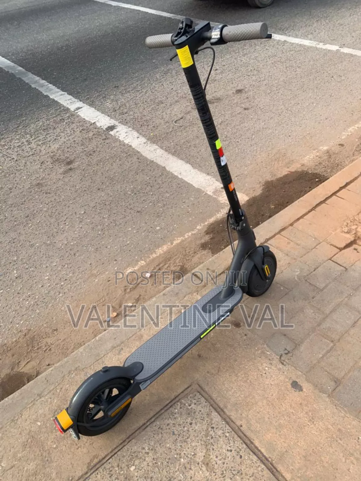 Scooter With Long Lasting Battery