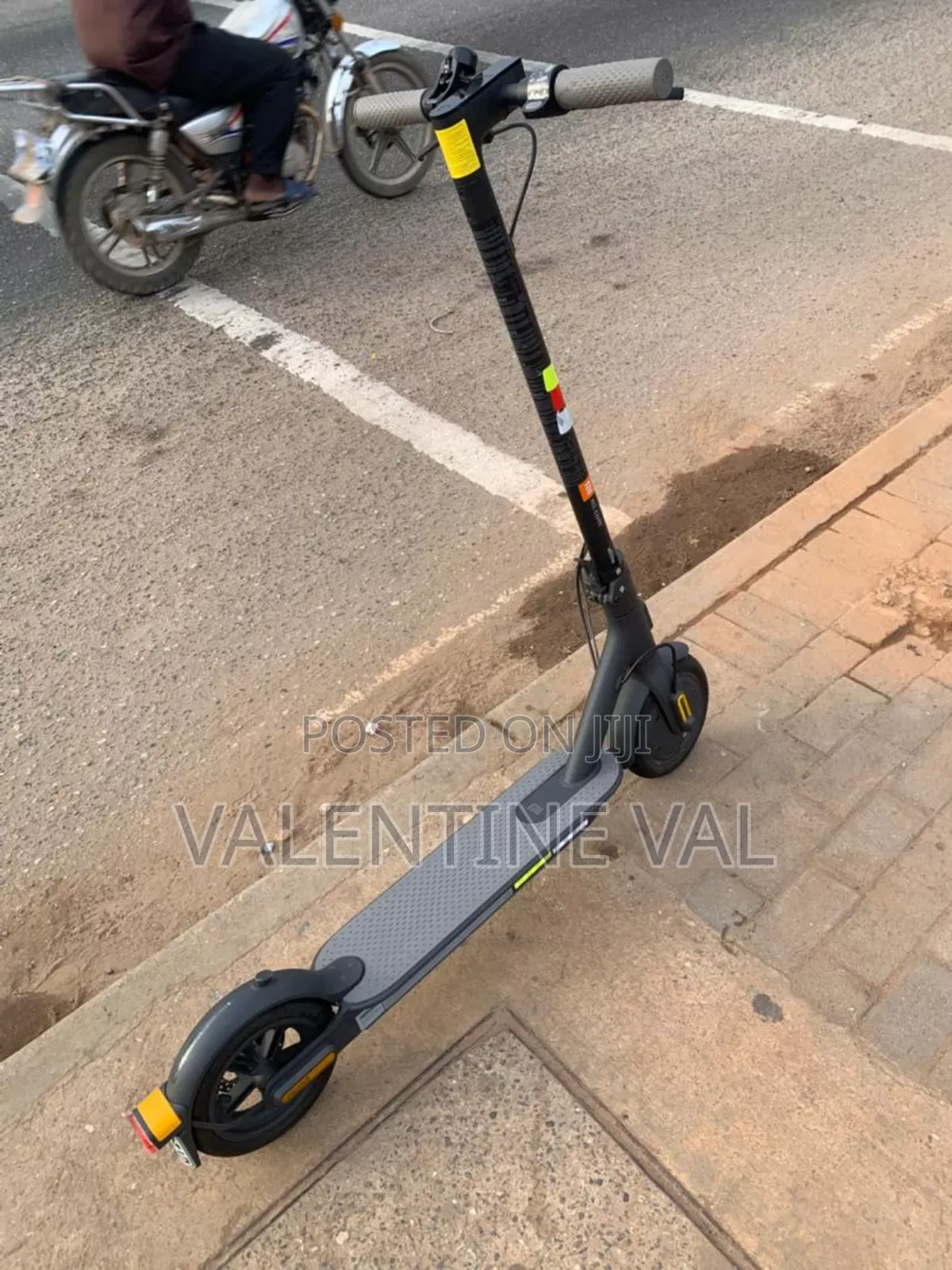 Scooter With Long Lasting Battery