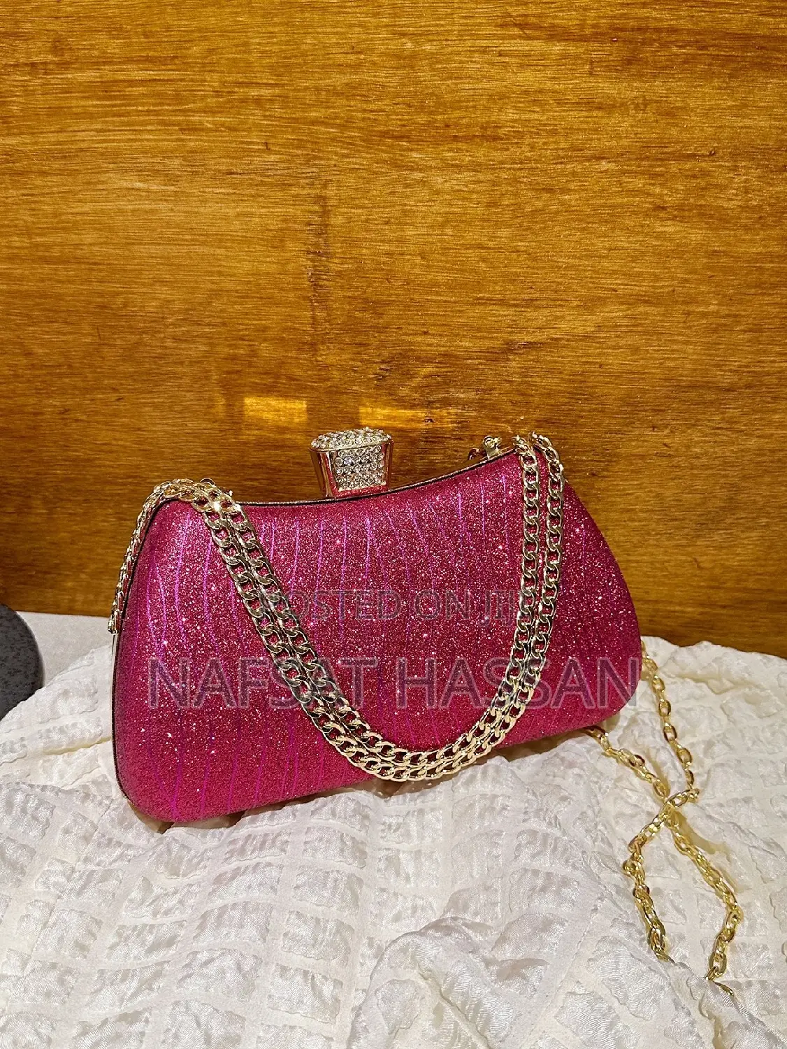 Banquet Handheld Bag