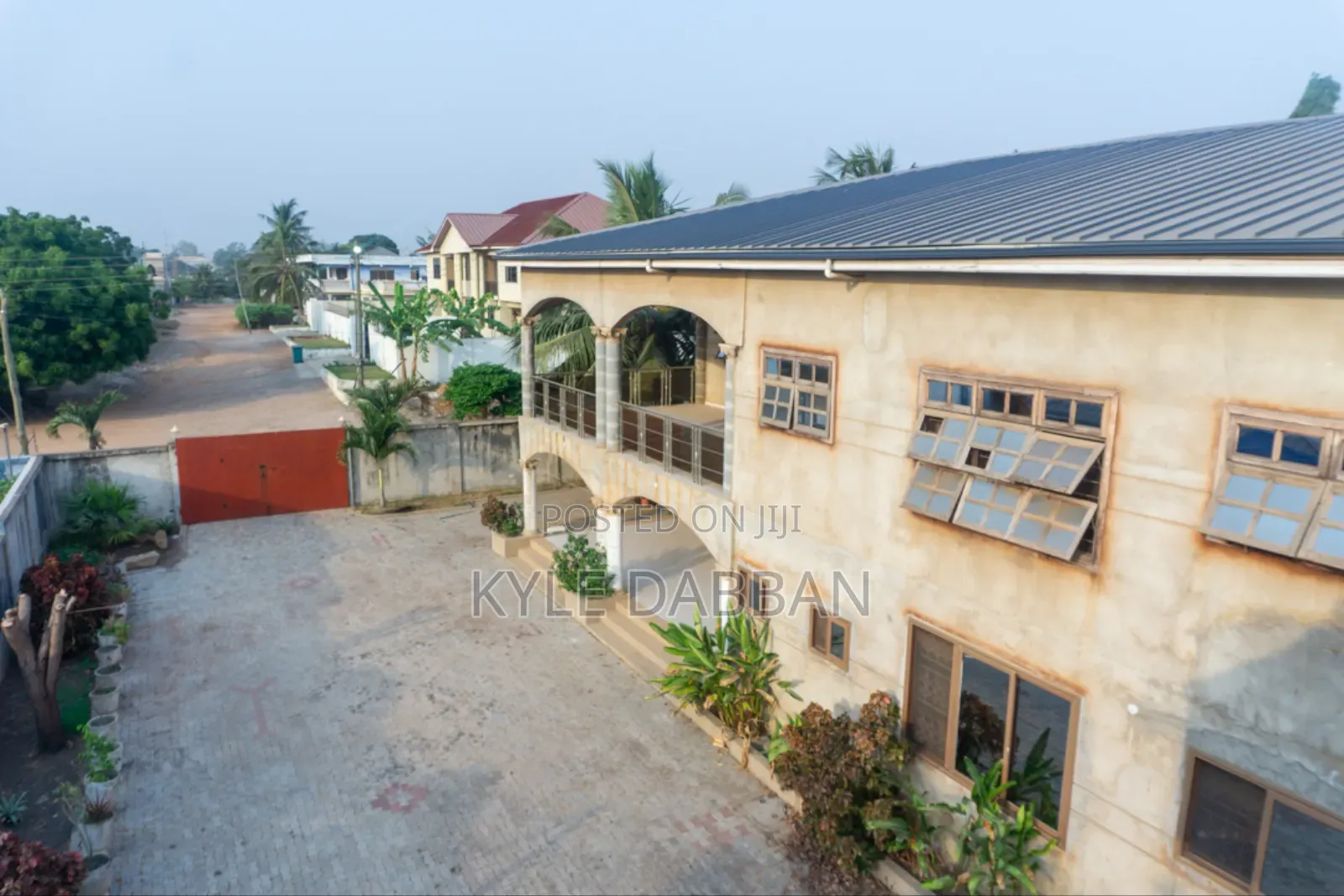 6bdrm House in Tema Metropolitan for sale