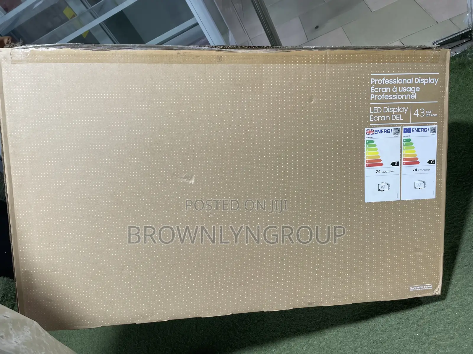 43'' Samsung Uhd Monitor