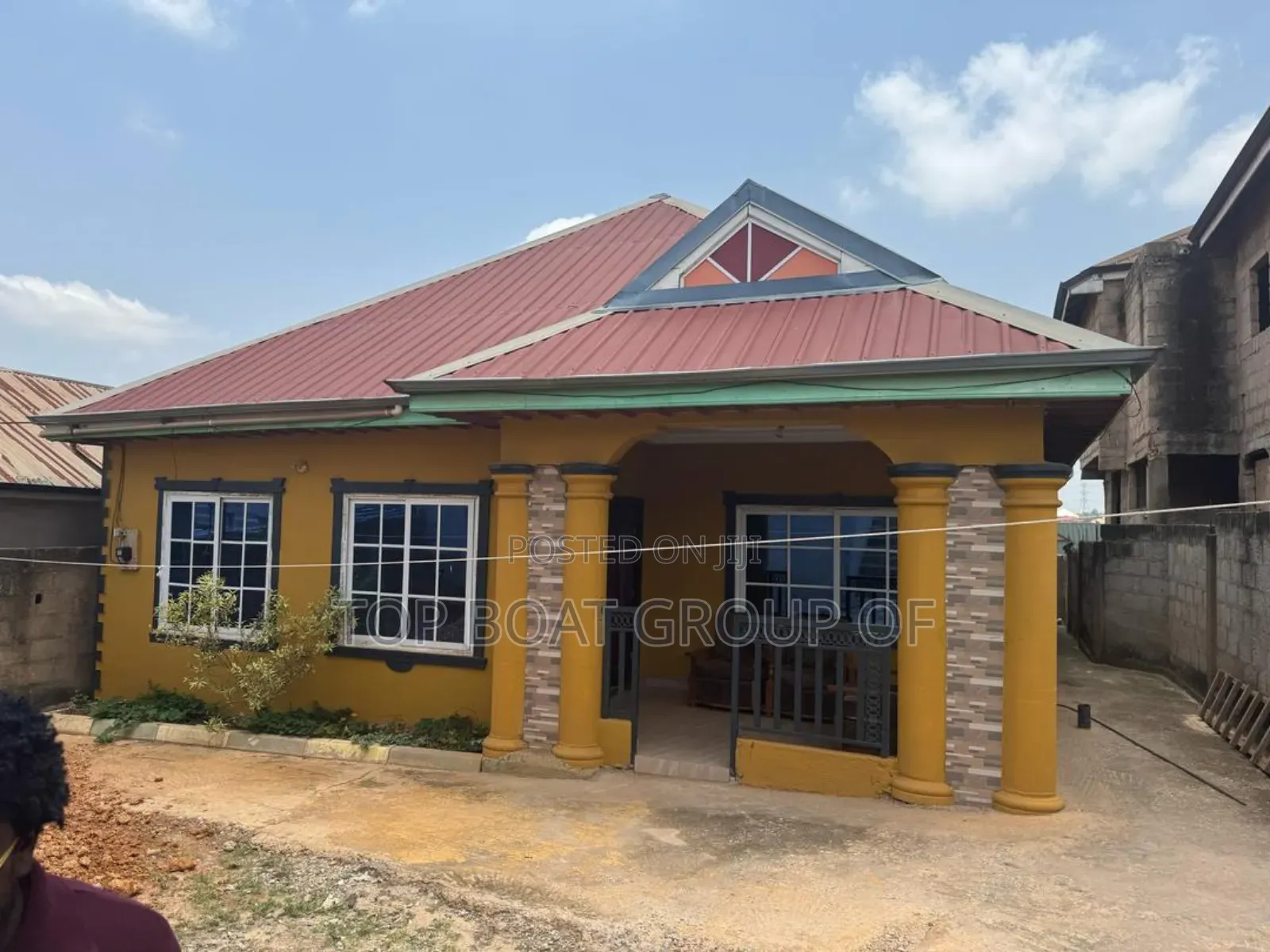 6bdrm House in Top Boat Estate, Kumasi Metropolitan for sale