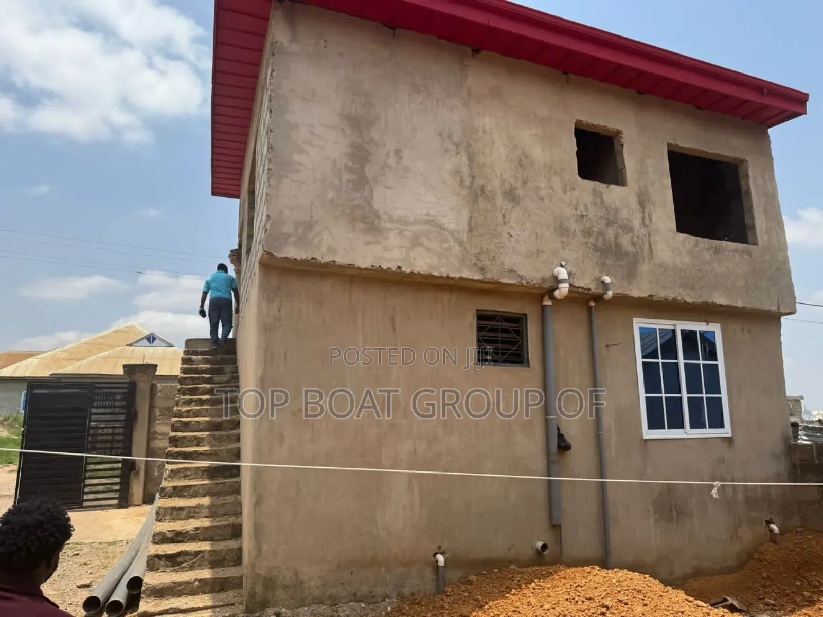 6bdrm House in Top Boat Estate, Kumasi Metropolitan for sale