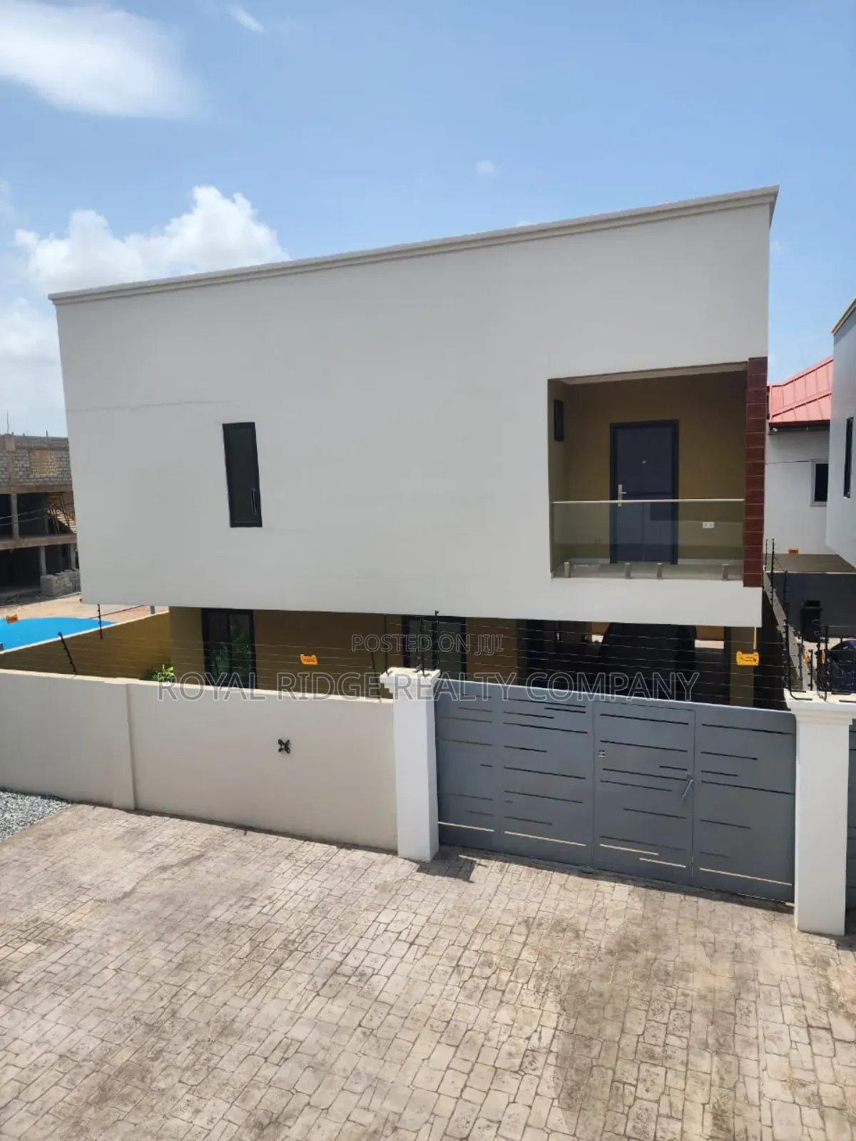 3bdrm Townhouse / Terrace in East Legon Ogbojo, Accra Metropolitan