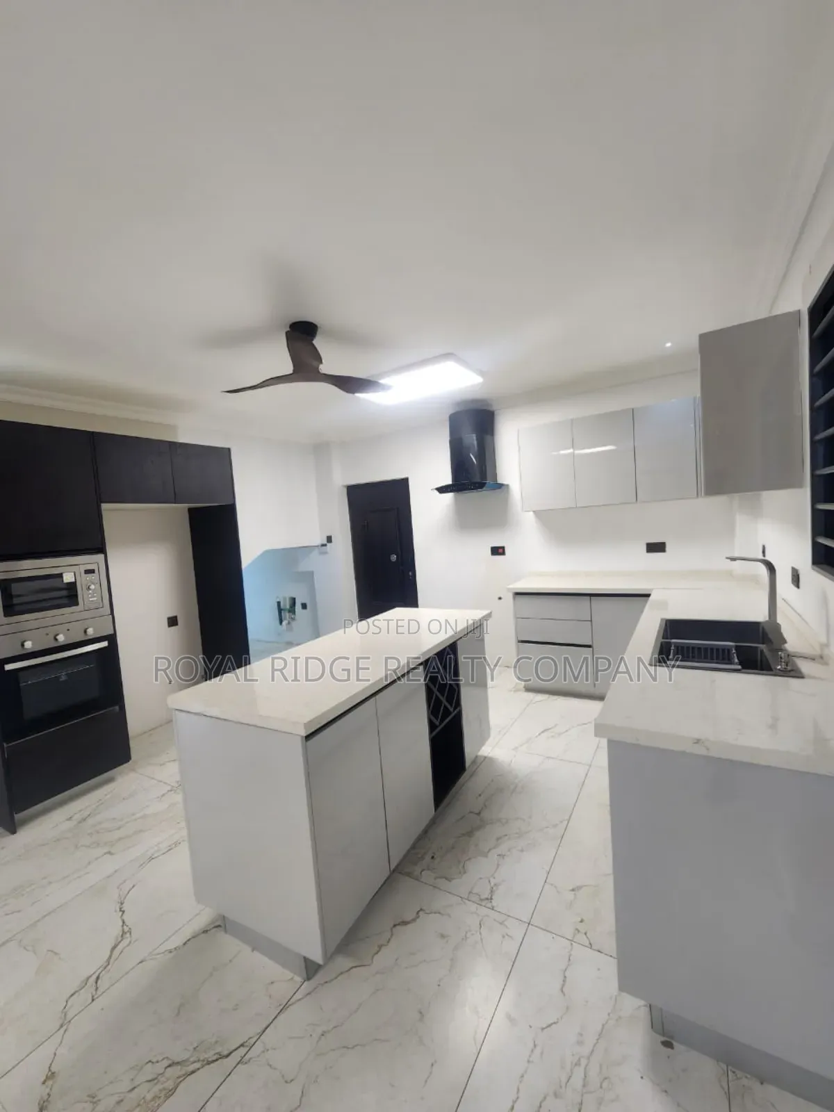 3bdrm Townhouse / Terrace in East Legon Ogbojo, Accra Metropolitan