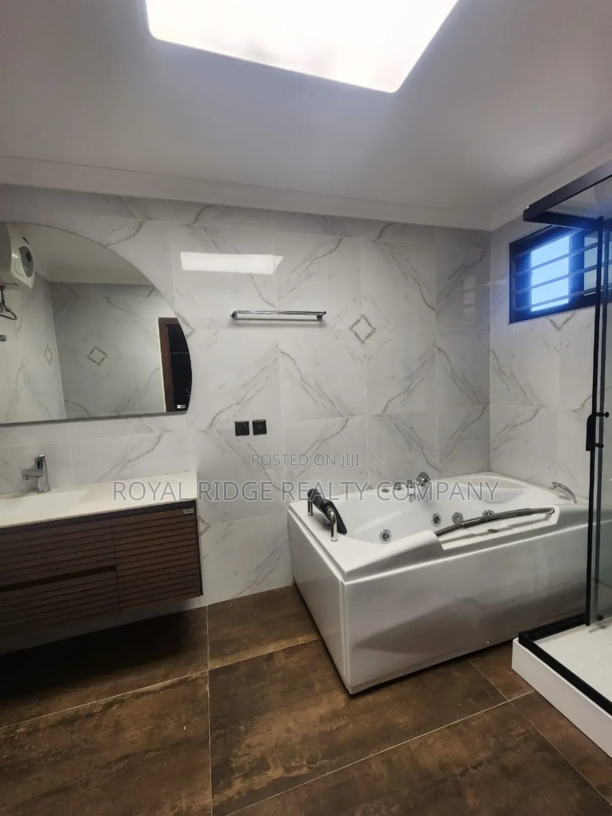 3bdrm Townhouse / Terrace in East Legon Ogbojo, Accra Metropolitan