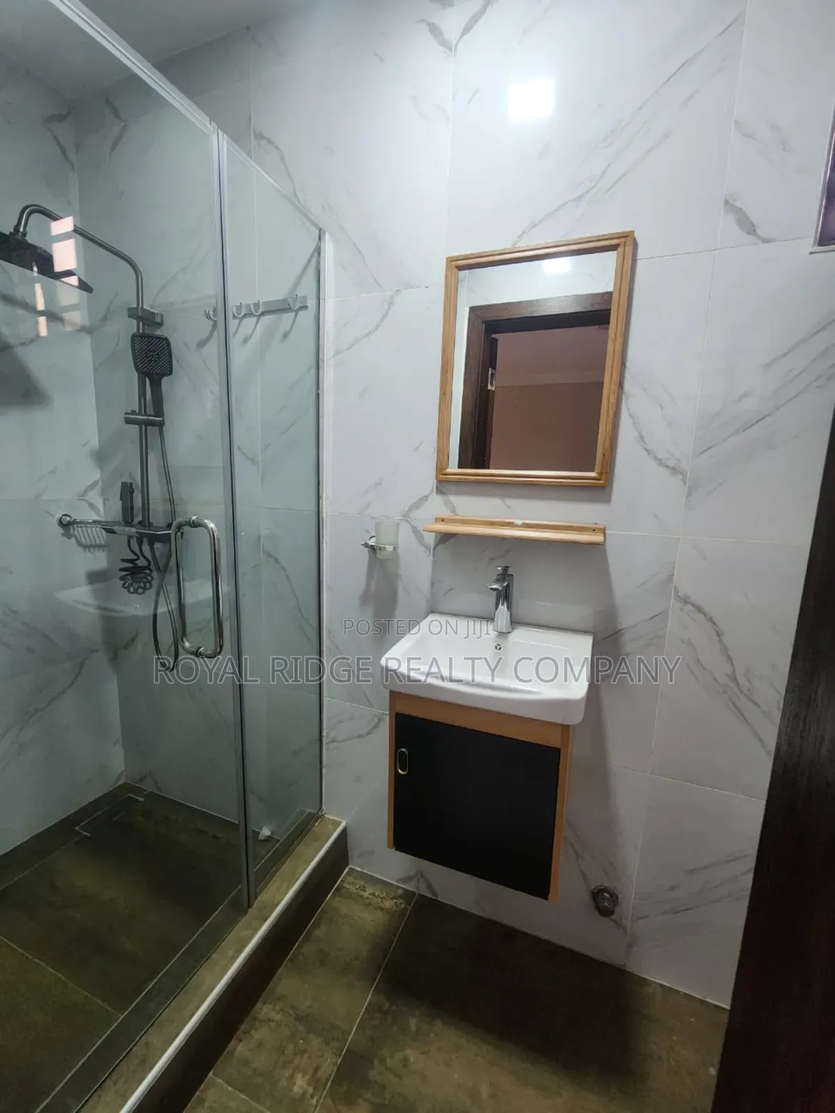 3bdrm Townhouse / Terrace in East Legon Ogbojo, Accra Metropolitan