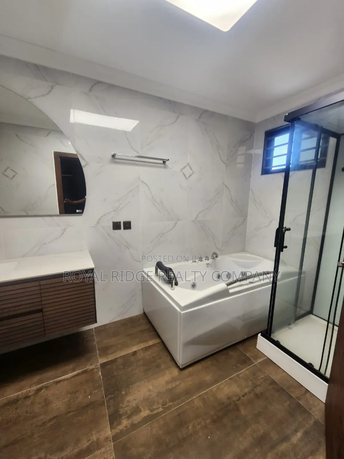 3bdrm Townhouse / Terrace in East Legon Ogbojo, Accra Metropolitan