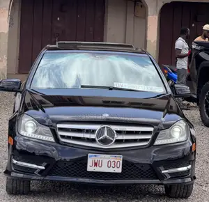Photo - Mercedes-Benz C250 2014 Black