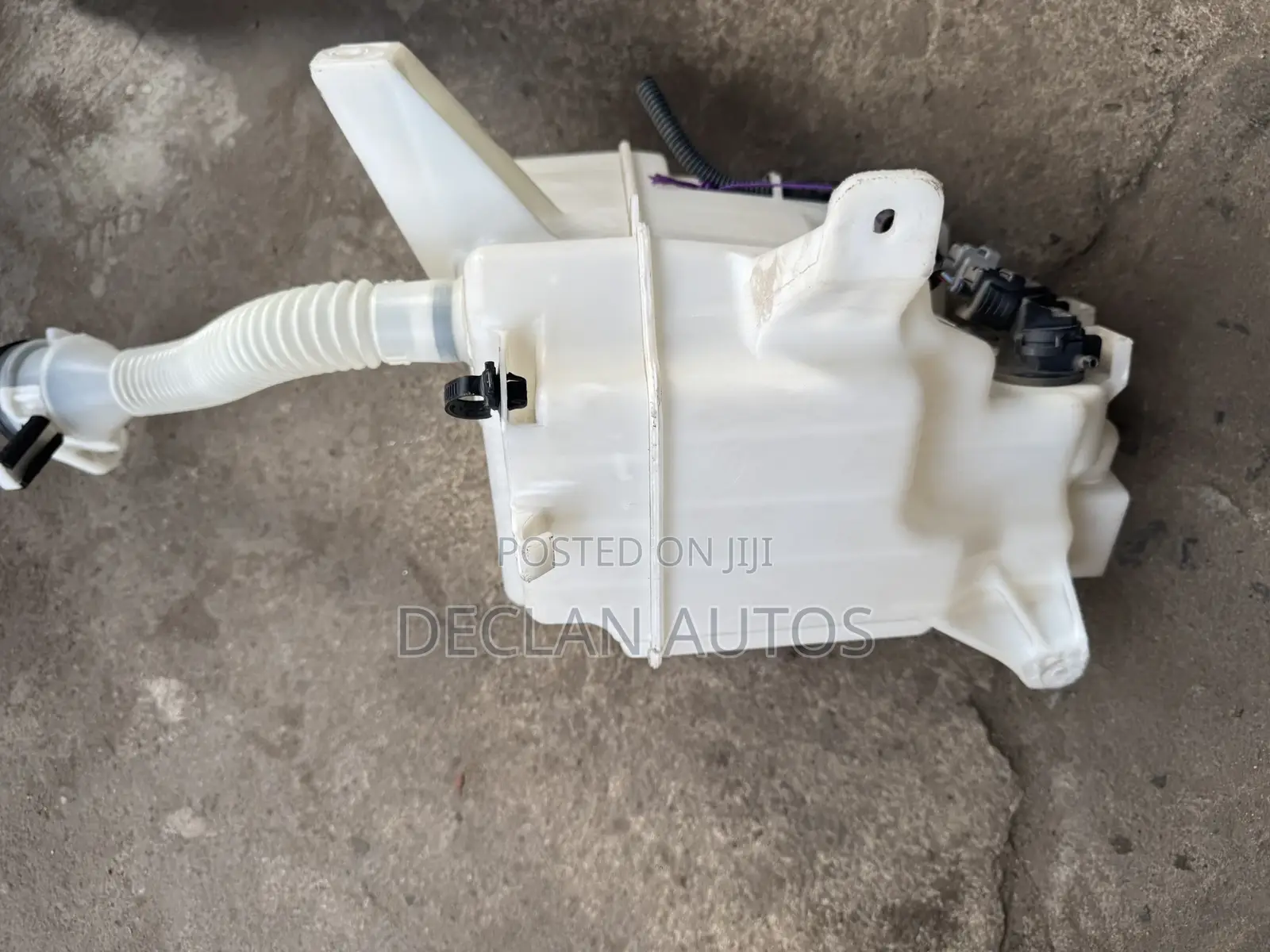 2013 To 2018 Toyota Rav 4 Windshield Washer...
