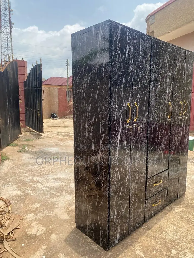 Modern Stylish 3 in 1 Wardrobe With 5 Door