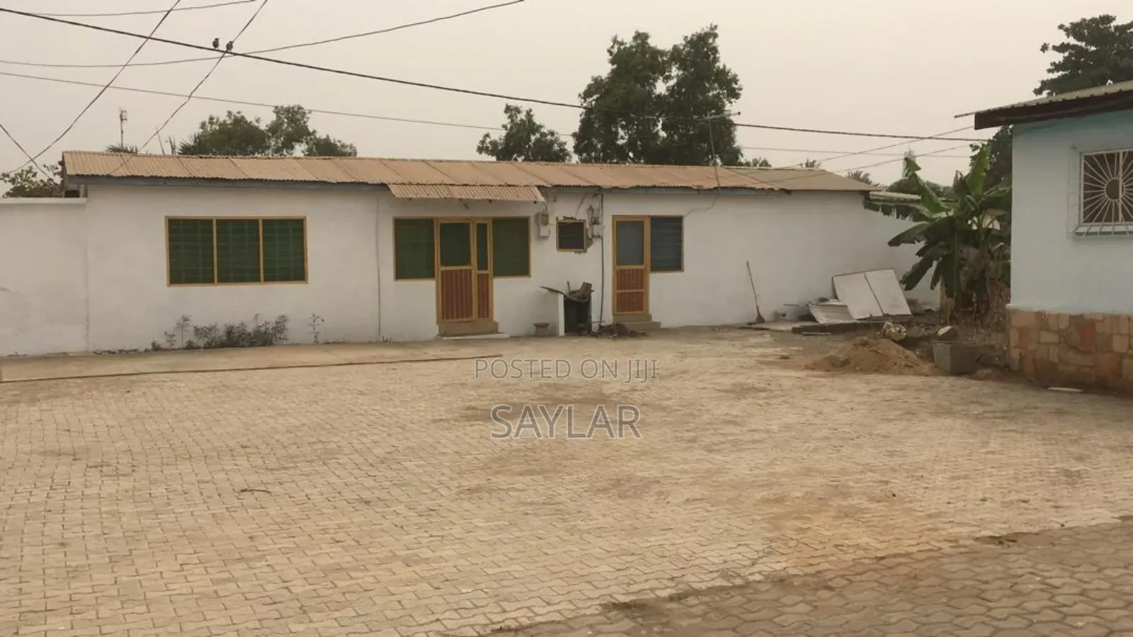 3 Bedrooms House Sitting on 90/100 Land Size Tema Comm12